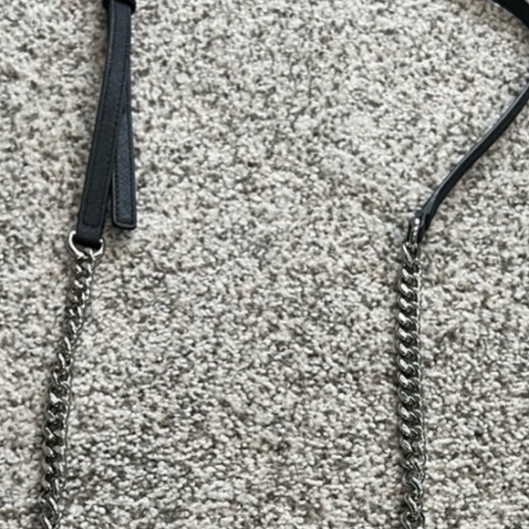 Michael Kors crossbody/shoulder bag!
🔥NWOT🔥$50 - Picture 11 of 11